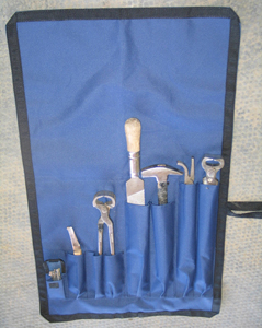 FARRIER POUCH